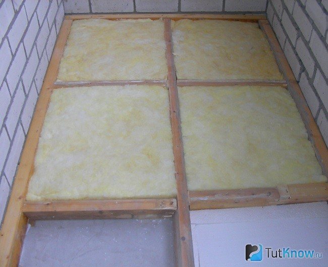 Топлоизолация на подовата повърхност с минерална вата