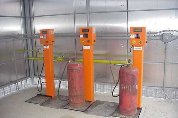 Бензиностанции за газови бутилки